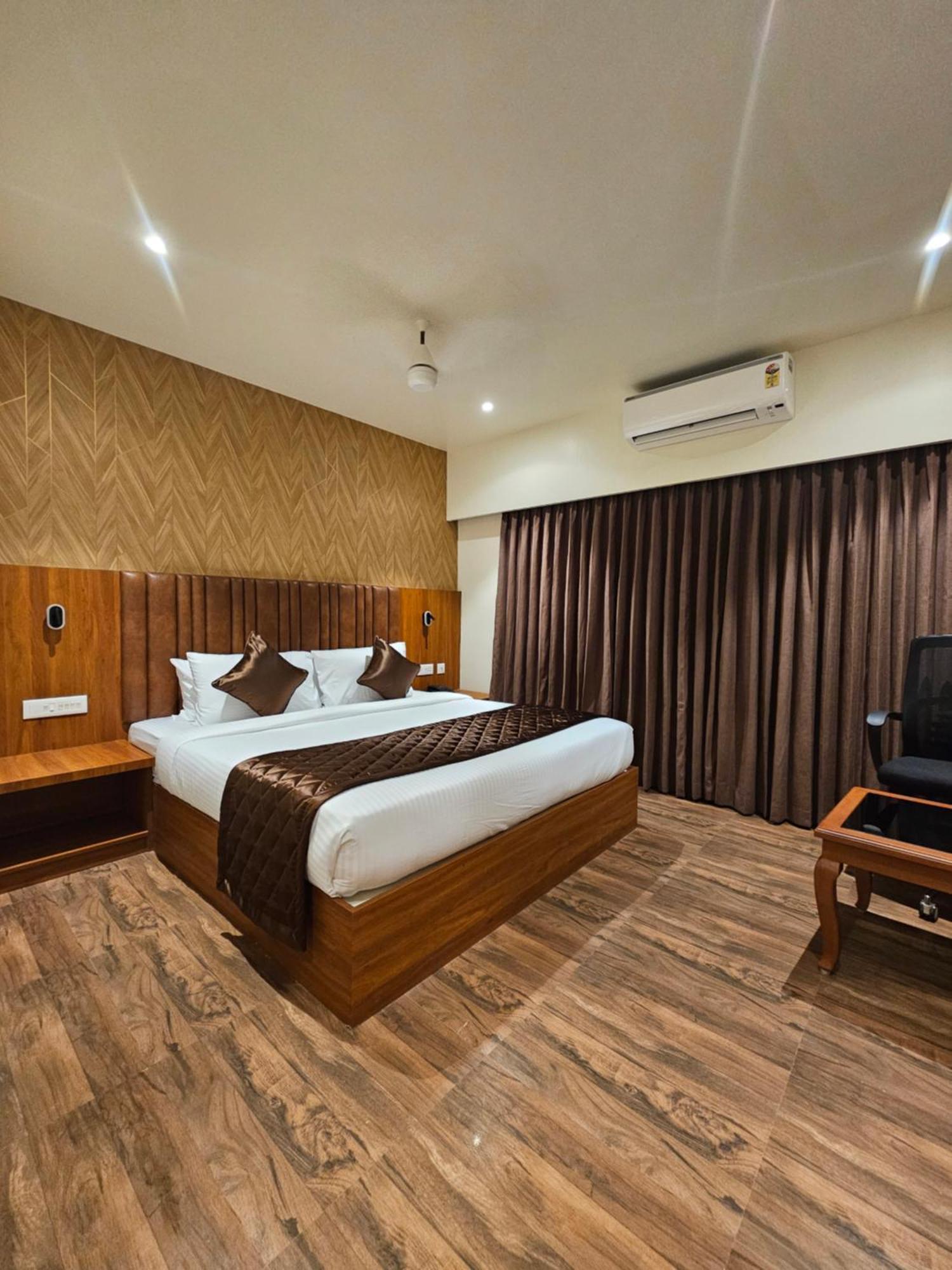 Hotel Pl Grand Karaikudi Exterior foto