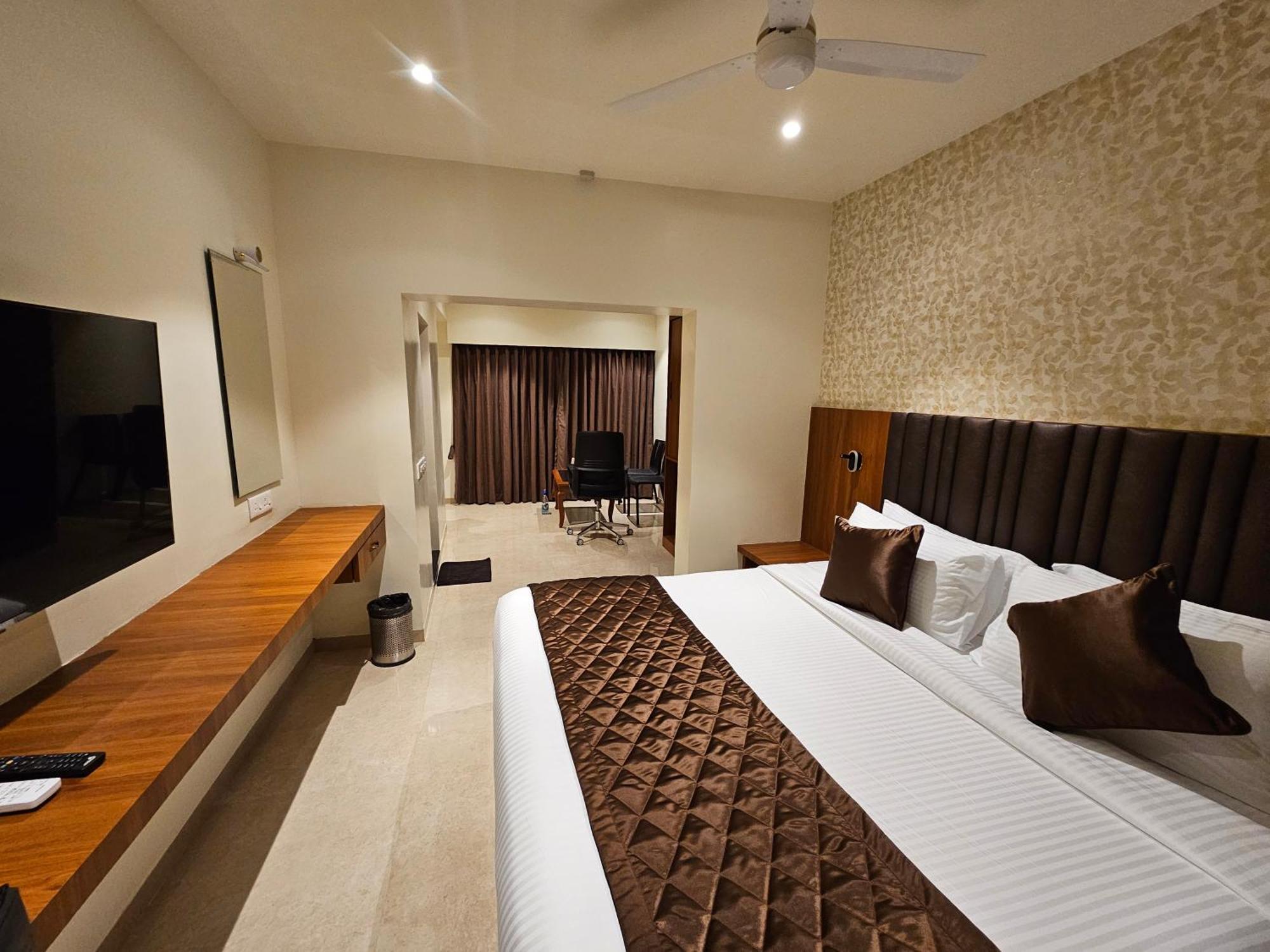 Hotel Pl Grand Karaikudi Exterior foto