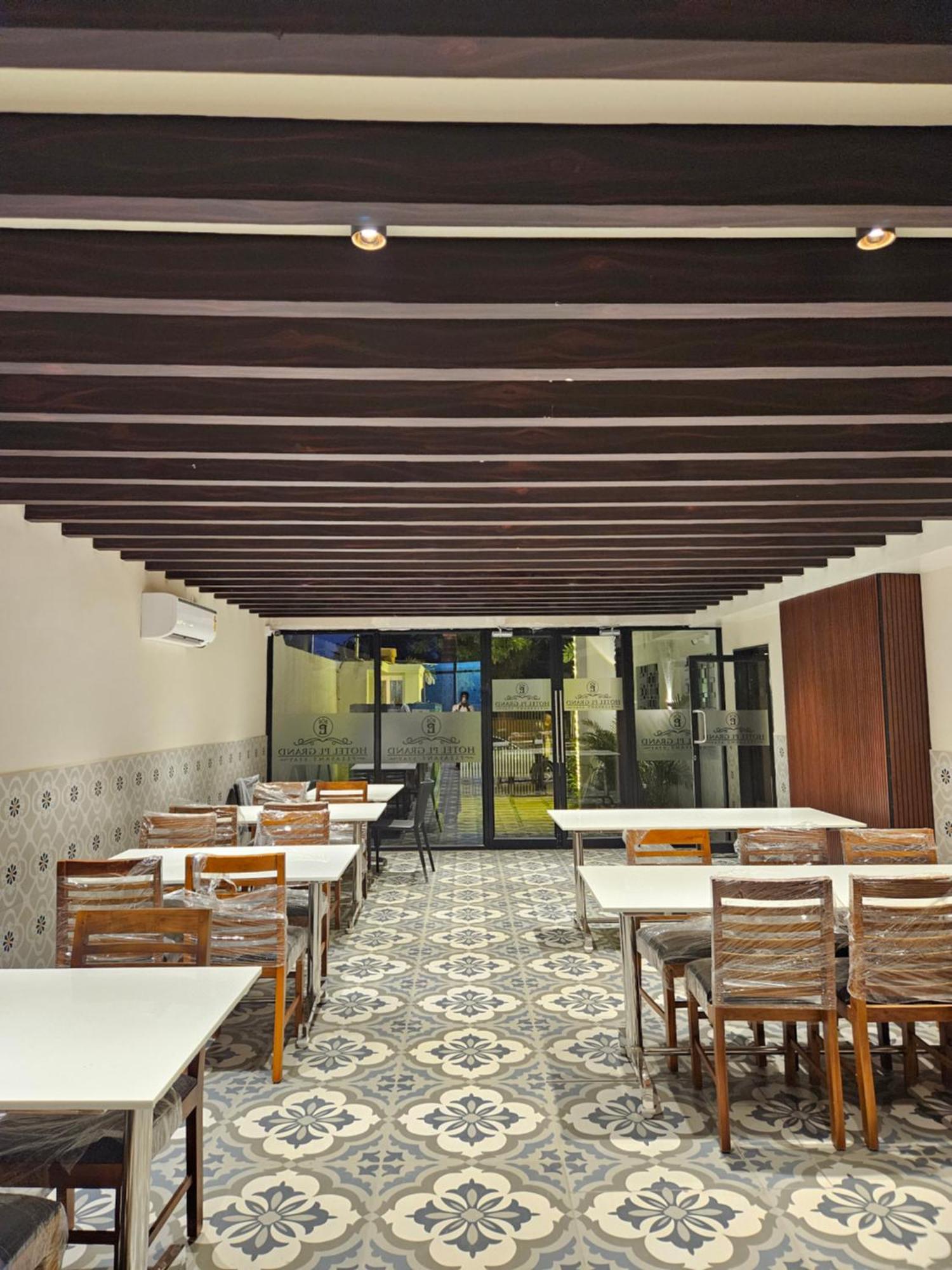 Hotel Pl Grand Karaikudi Exterior foto